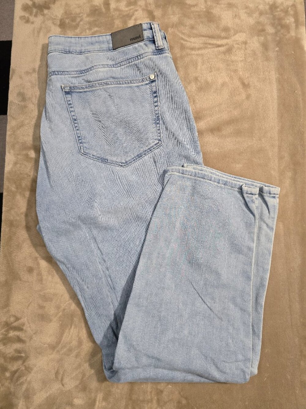 levate your casual denim rotation with these Mavi "Kathleen" slim boyfriend jean